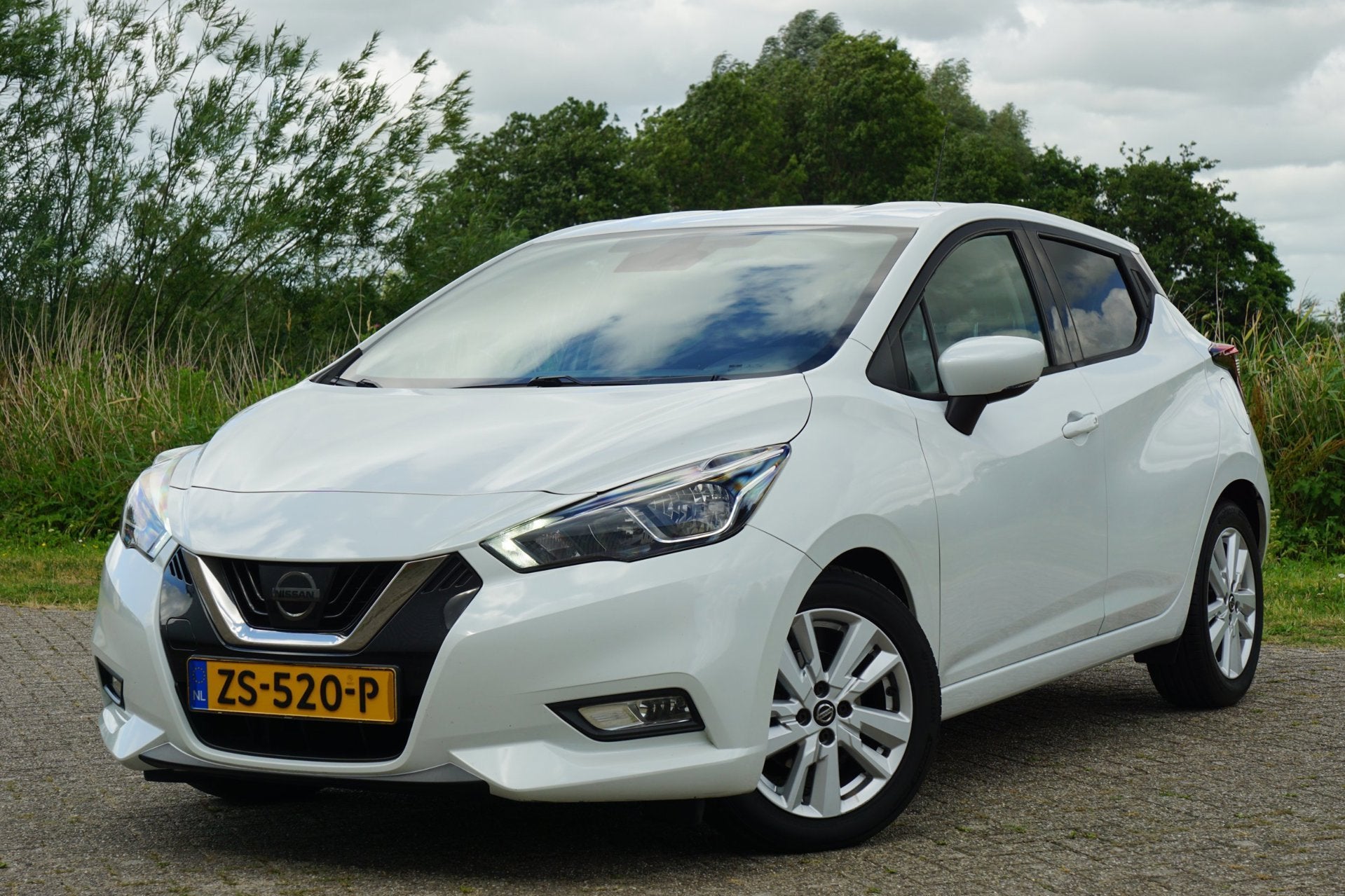 Nissan Micra 1.0 IG-T 100pk N-Connecta - Solid White - Carpl, Auto's, Euro 6, Wit, Origineel Nederlands, Grijs