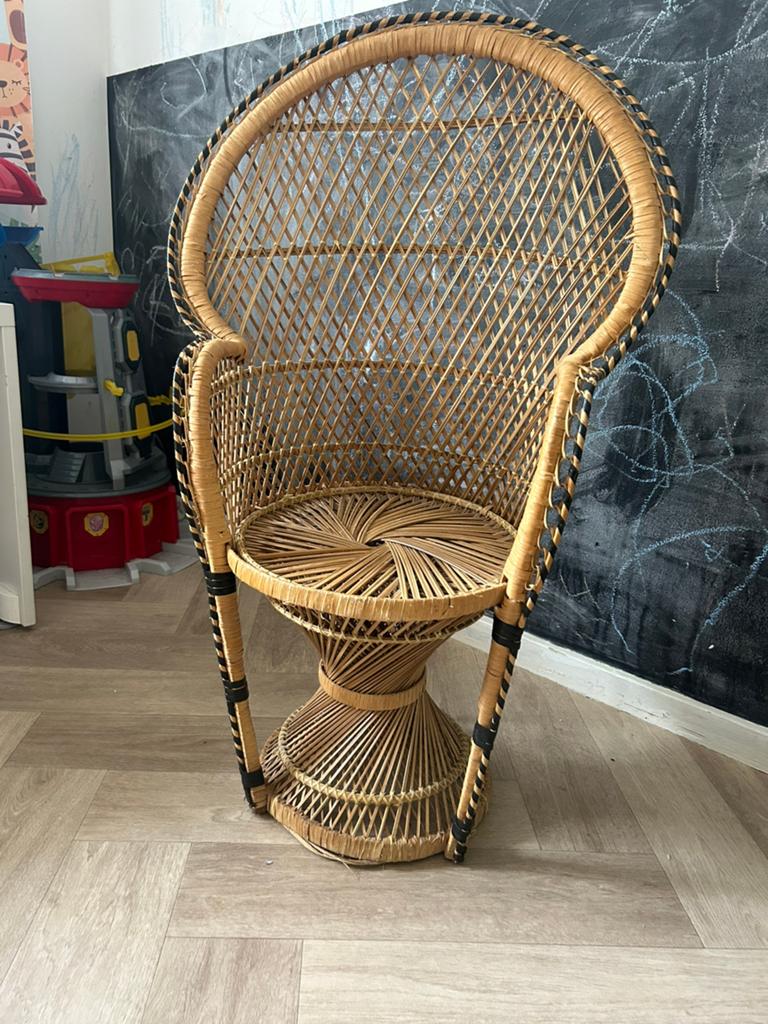 Gratis kinder rotanstoel, Kinderen en Baby's, Kinderkamer | Tafels en Stoelen, Ophalen, Gebruikt, Stoel(en)