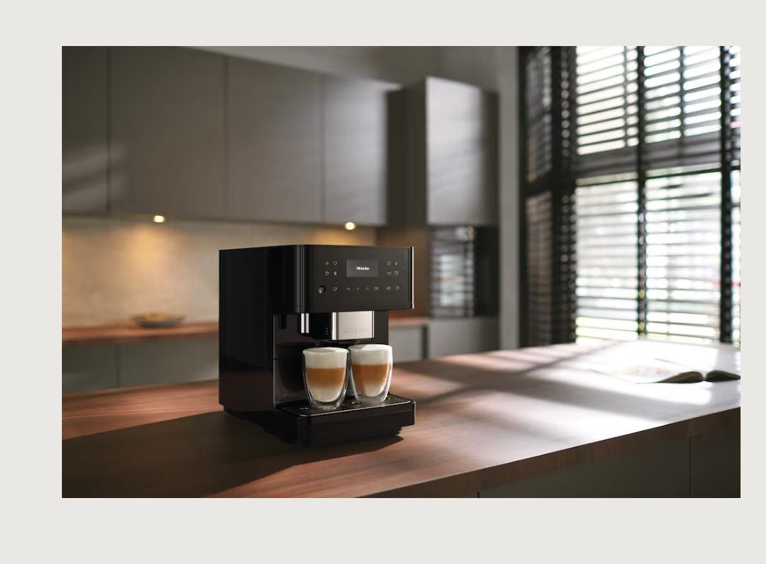 Miele vrijstaande koffiemachine CM6160 zwart NIEUW, Witgoed en Apparatuur, Ophalen, 2 tot 4 kopjes, Afneembaar waterreservoir