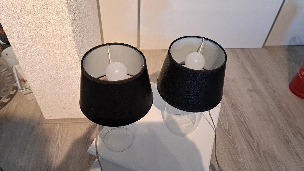 Set van 2 tafellampen met glazen voet en zwarte kap, Gebruikt, Met schakelaar, Ophalen of Verzenden, Schemerlamp