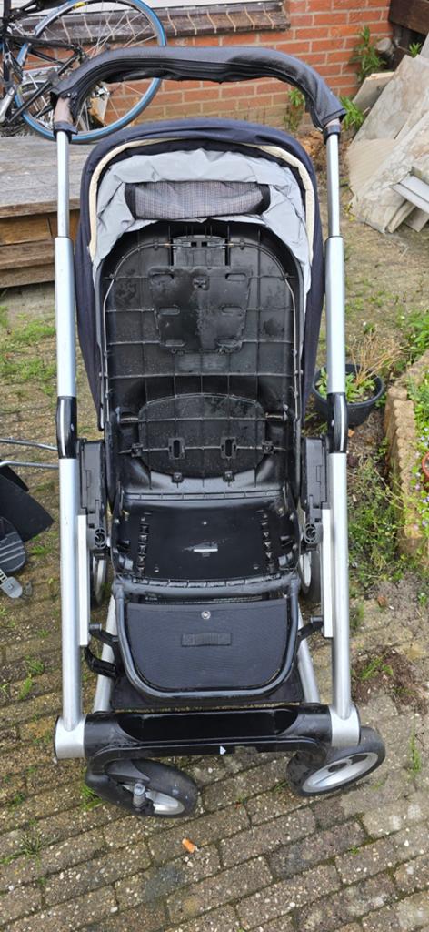Mutsy Igo combiwagen met Maxi-Cosi Pebble autostoel, Ophalen, Gebruikt, Met autostoeltje, Combiwagen