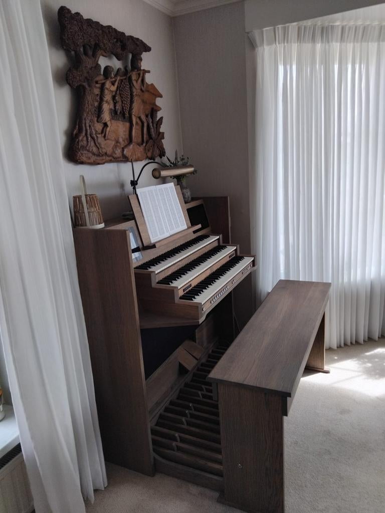 CONTENT CAMBIARE SUITE 3 MET 3 klavieren en pedaal, Muziek en Instrumenten, Orgels, Ophalen, Zo goed als nieuw, 3 klavieren, Orgel