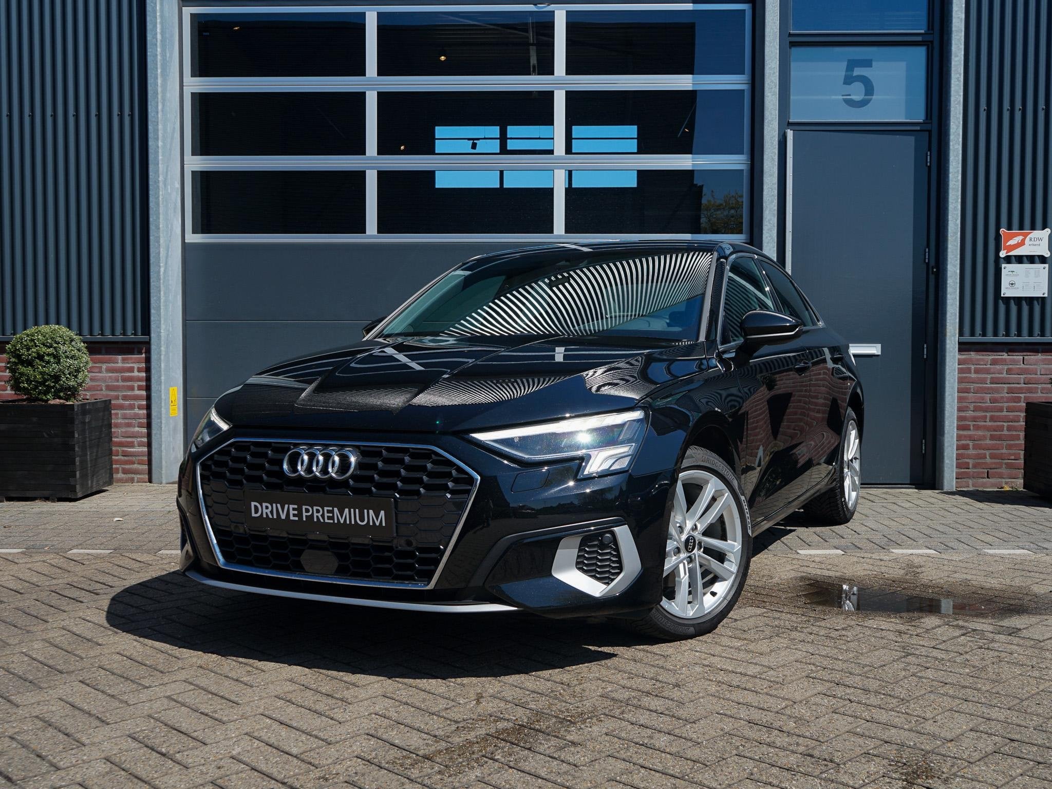 Audi A3 Limousine 30 TFSI Advanced edition, Auto's, Stof, Gebruikt, Zwart, Origineel Nederlands
