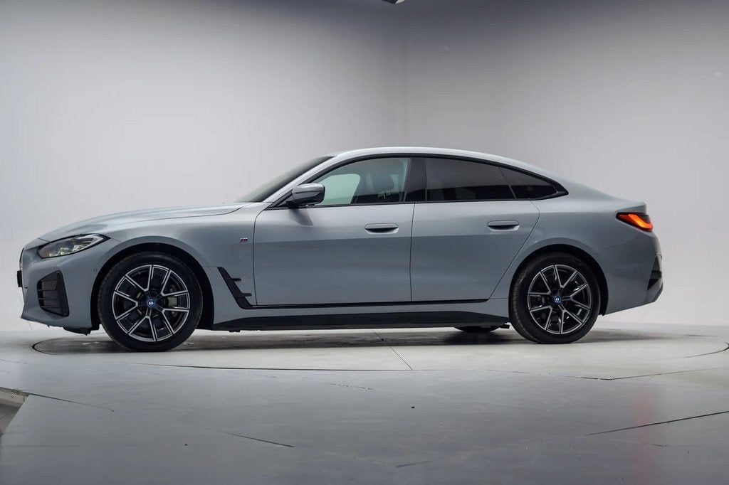 BMW i4 eDrive40 M Sport shadow 84 kWh 3-Fase [ Leder Stoelve, Auto's, BMW, Automatische klimaatregeling, 0 cilinders, Gebruikt