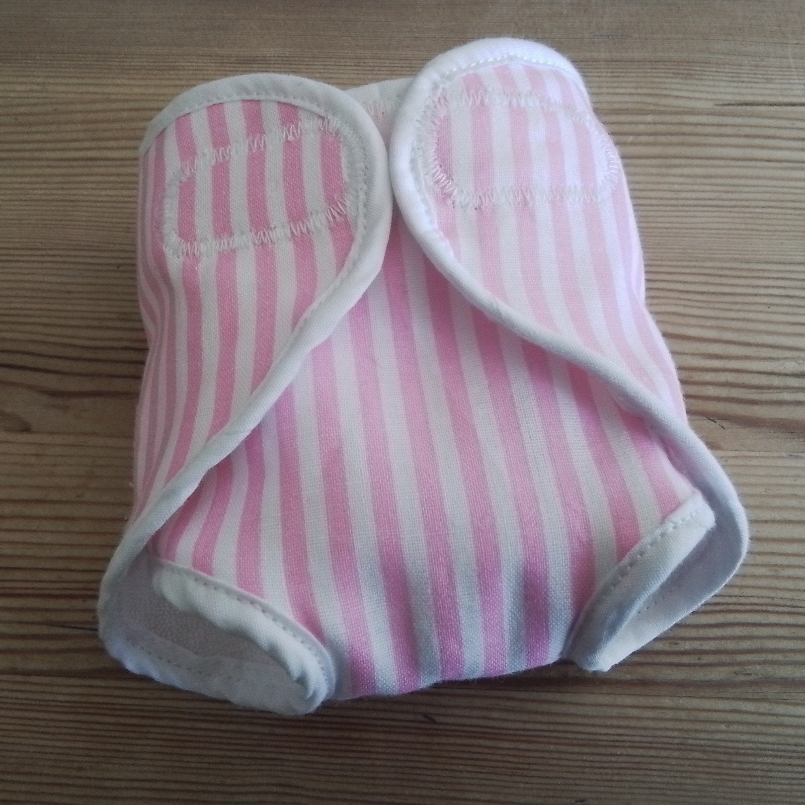 Poppenkleertjes   WASBARE  POPPENLUIER  taillemaat 24-26 cm, Ophalen of Verzenden, Nieuw, Babypop