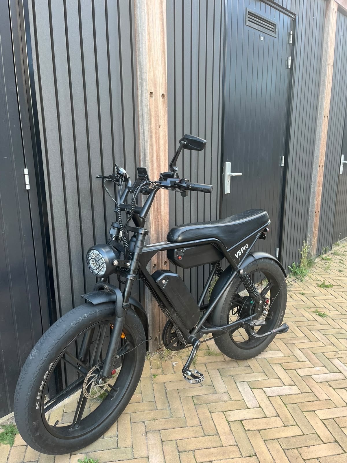 V8 Pro E-bike met 750W motor en 24 inch banden, Fietsen en Brommers, Overige merken, Ophalen of Verzenden, Zo goed als nieuw, 59 cm of meer