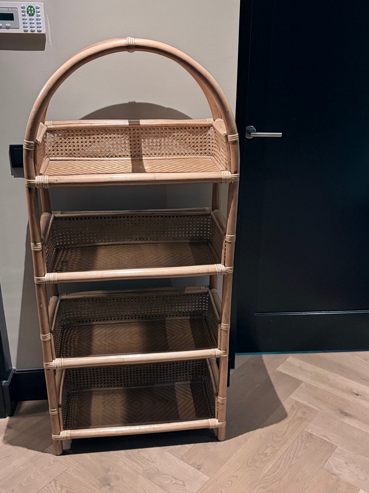Rotan rek met 5 planken - Boekenkast/Opbergrek, Ophalen of Verzenden, Zo goed als nieuw