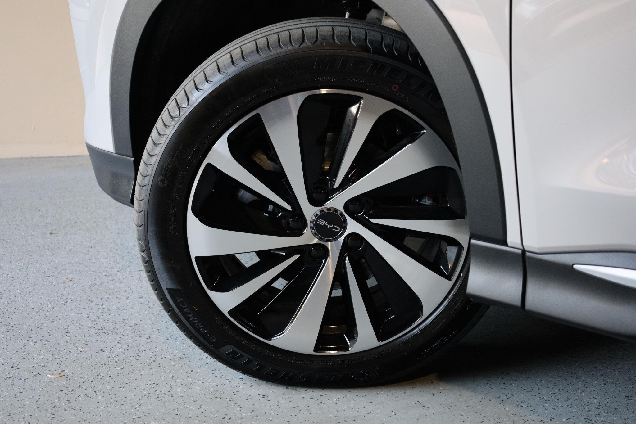 BYD SEAL U 1.5 T DM-i AWD Design |RIJKLAARPRIJS! |Zwart/zwar, Auto's, Automaat, 12 maanden, Seal U, Euro 6
