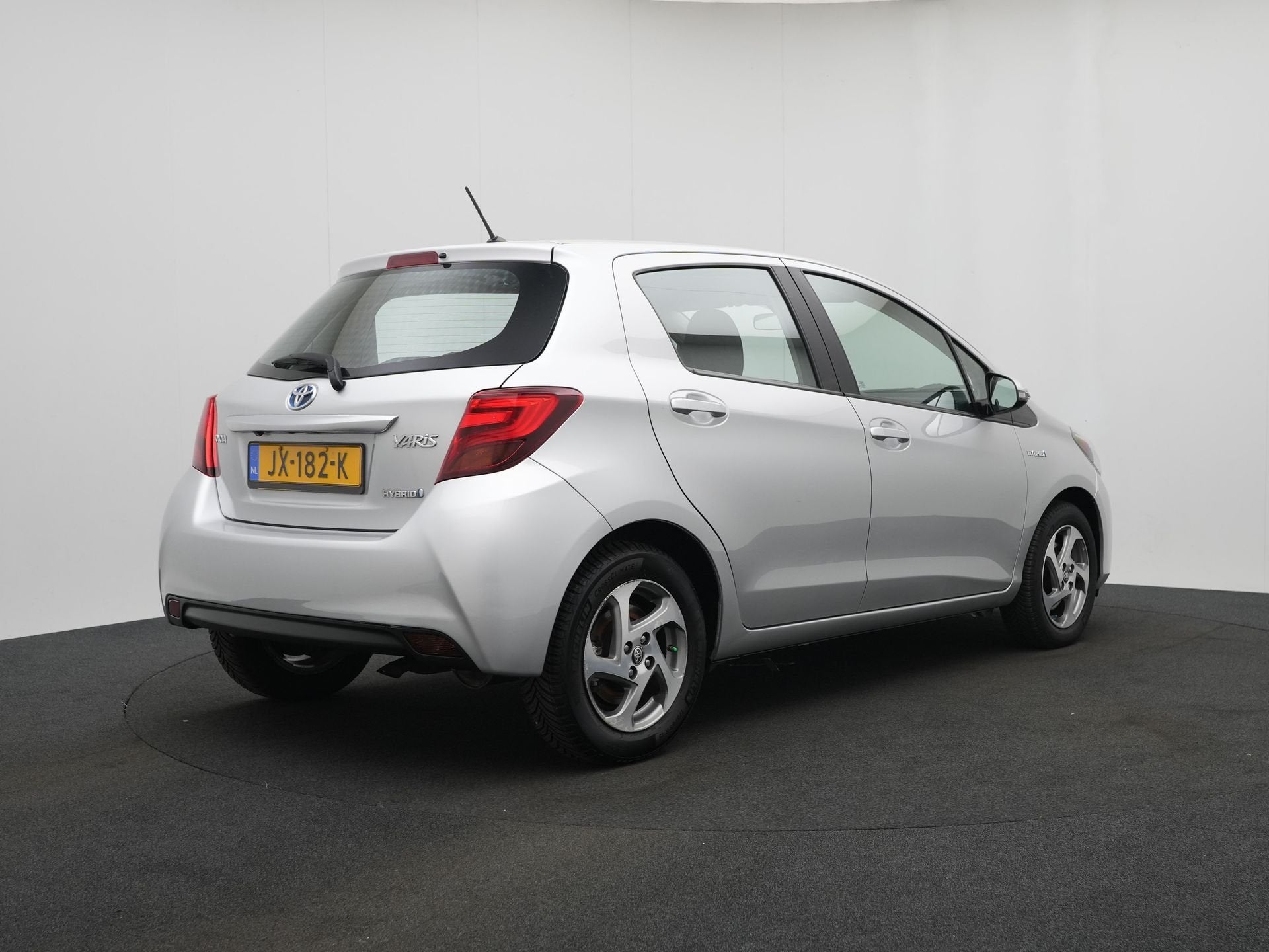 Toyota Yaris 1.5 Hybrid Trend (bj 2016, automaat), Auto's, 12 maanden, Gebruikt, Euro 6, 4 cilinders