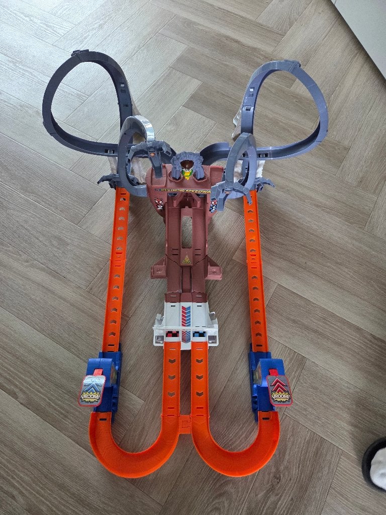 Hot Wheels RacerVerse Spider-Mans Wirwarrende Racebaan, Ophalen, Racebaan, Zo goed als nieuw, Hot Wheels