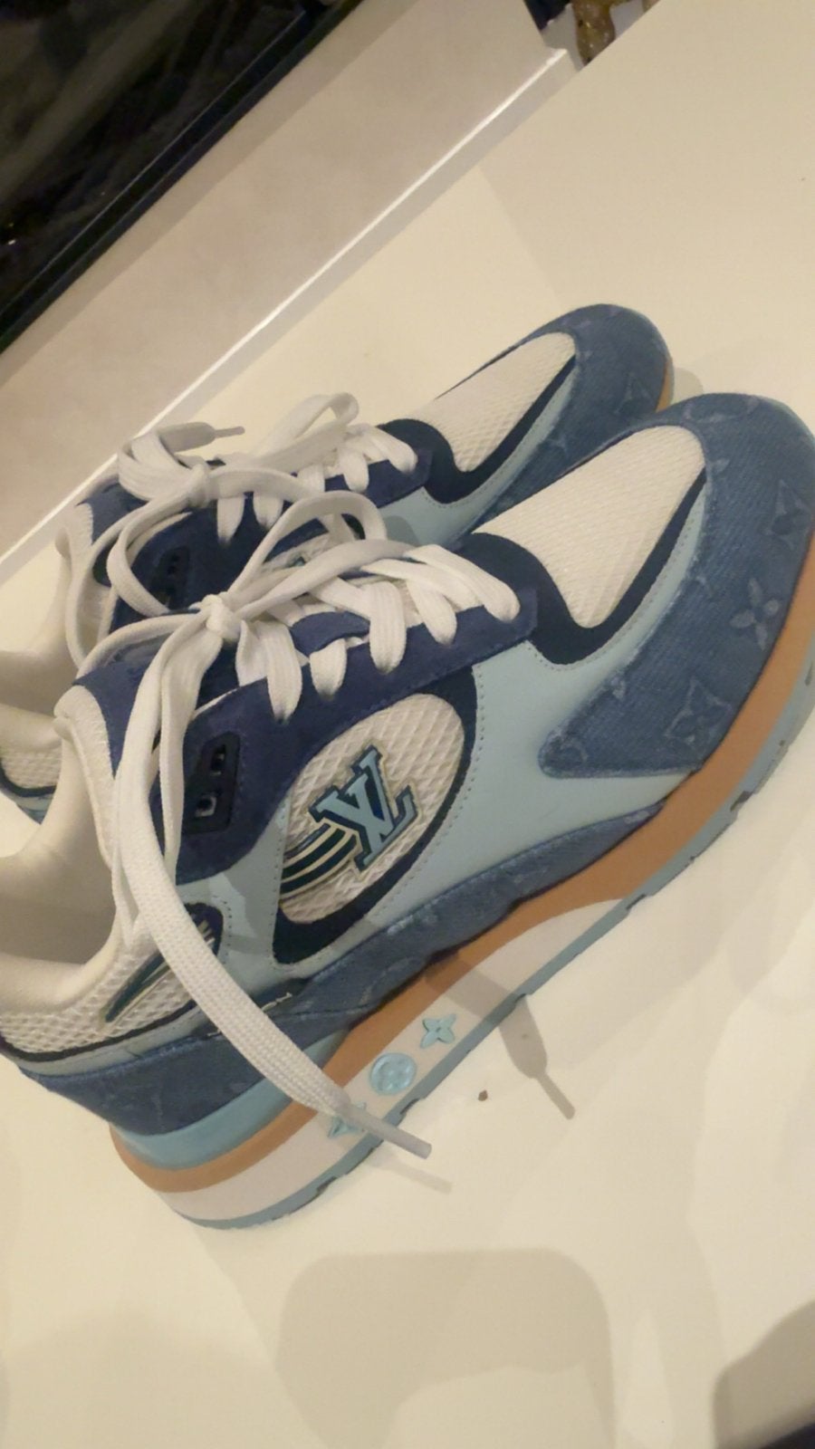 Louis Vuitton Sneakers Maat 42 - Nieuw en ongedragen, Kleding | Heren, Ophalen of Verzenden, Nieuw, Blauw, Sneakers of Gympen