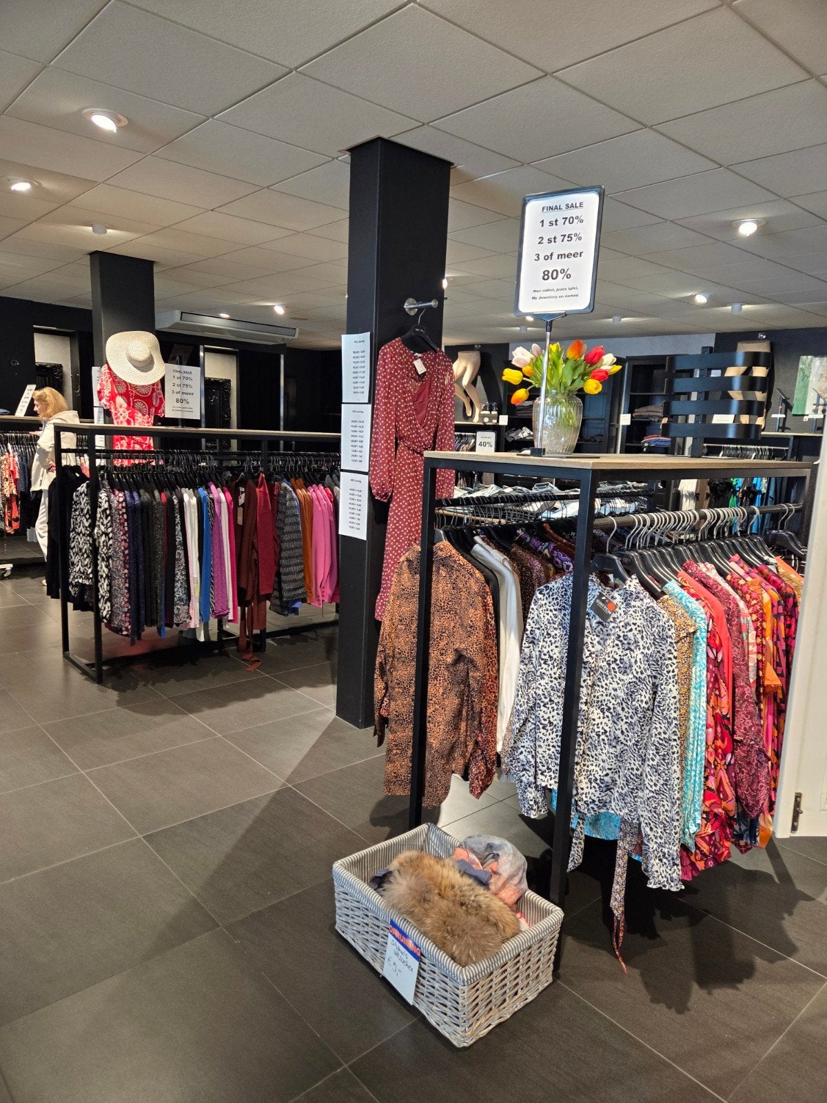 Opkoper gezocht. Dames- en herenmode oa Esqualo Lofty Manner, Ophalen, Nieuw