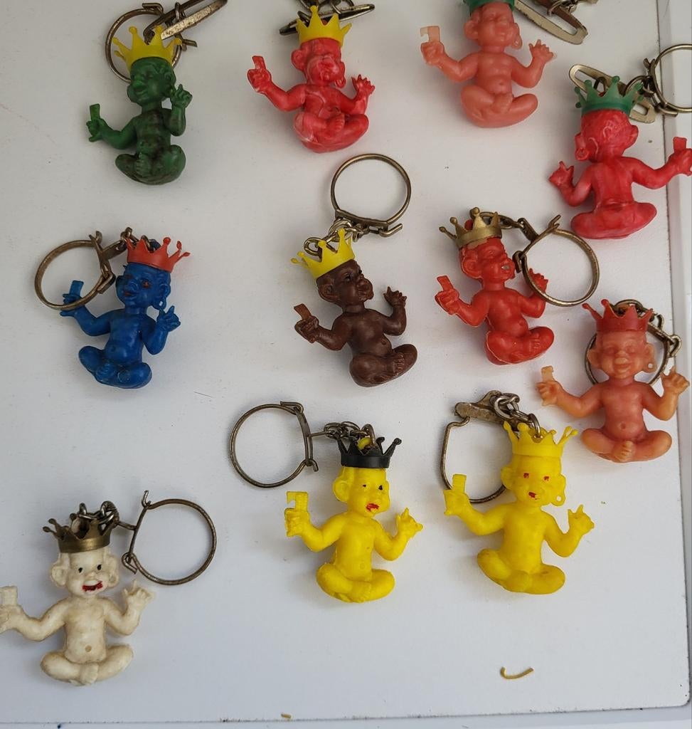 Vintage Sleutelhangers Baby met Kroon - Diverse Kleuren, Ophalen of Verzenden, Gebruikt, Knuffel of Figuurtje