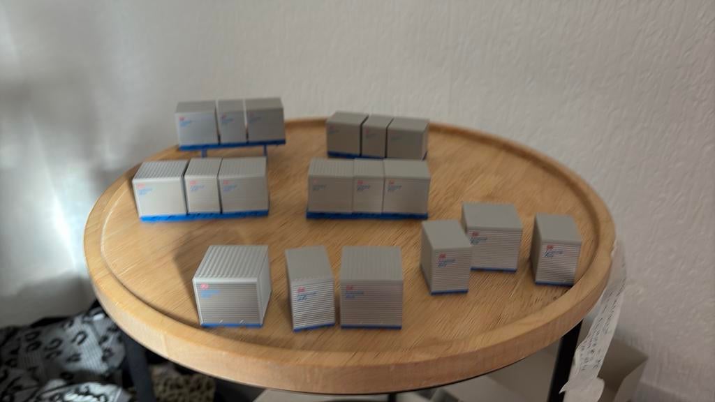CONTAINERS LOGISTIK BOX HO 1:87, Hobby en Vrije tijd, Modeltreinen | H0, Ophalen of Verzenden, Zo goed als nieuw