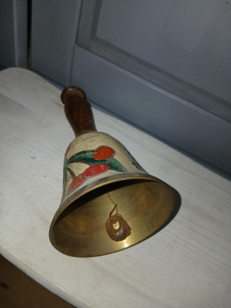 Geëmailleerd messing tafelbel, Ophalen of Verzenden