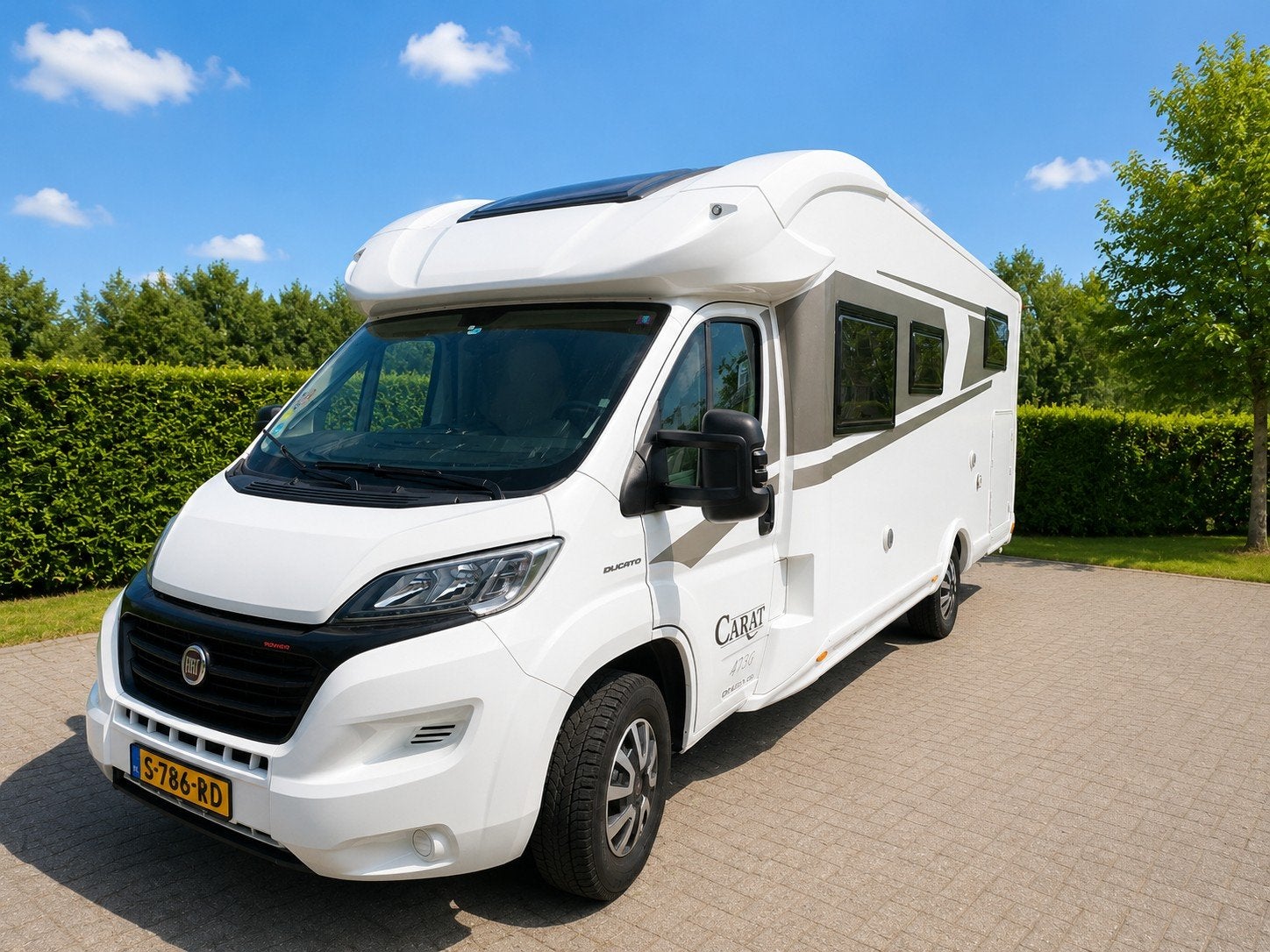 Foto 6 van McLouis 473 G Carat | 2017 | Euro 6  | Zeer compleet € 49750