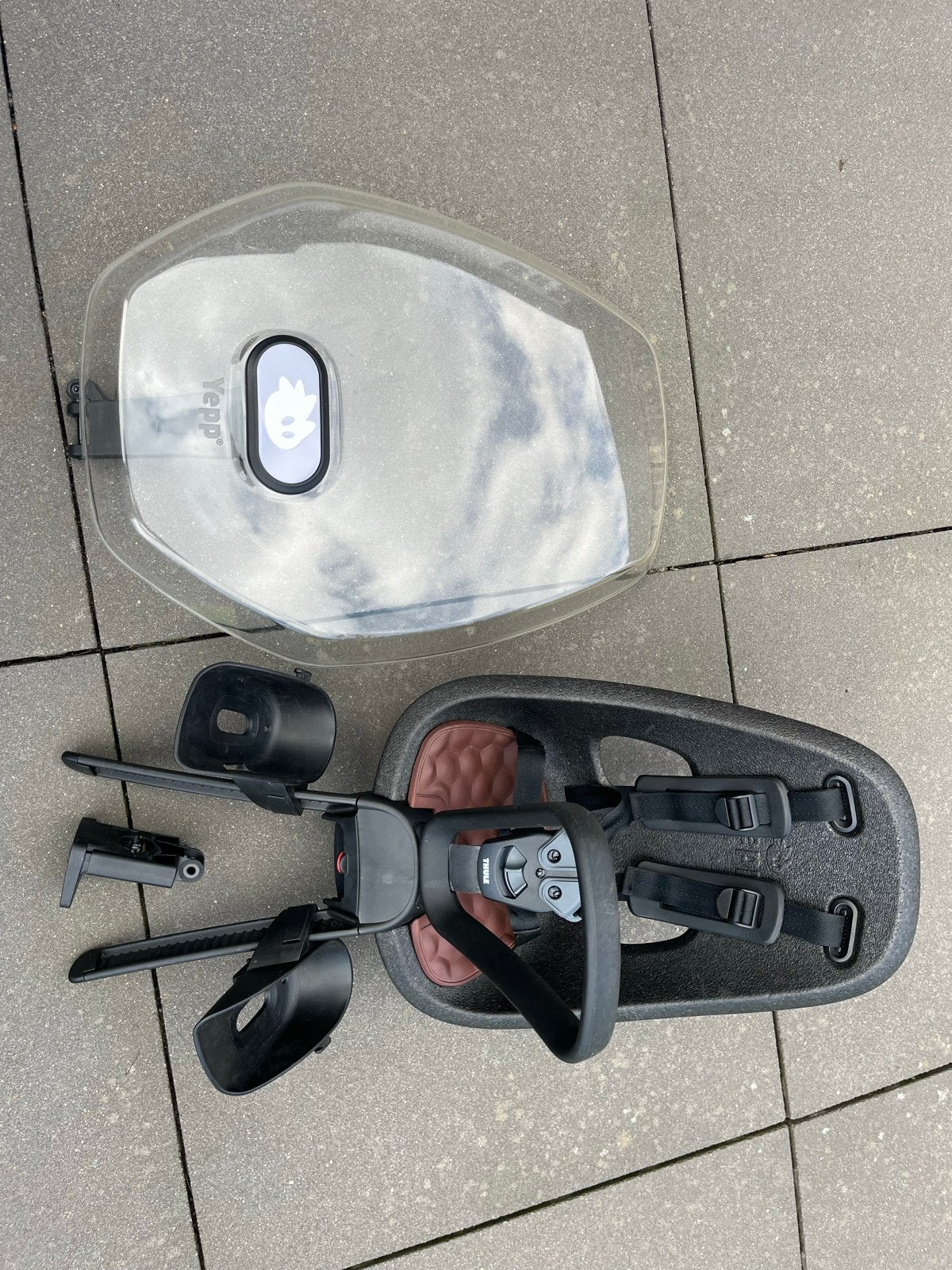 Thule Yepp Mini fietsstoeltje met windscherm en adapter, Voorzitje, Ophalen of Verzenden, 0 t/m 13 kg, Gebruikt