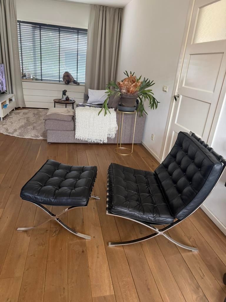 Barcelona stoel look alike inclusief bijpassende hocker, Huis en Inrichting, Fauteuils, Ophalen of Verzenden, Gebruikt, 75 tot 100 cm