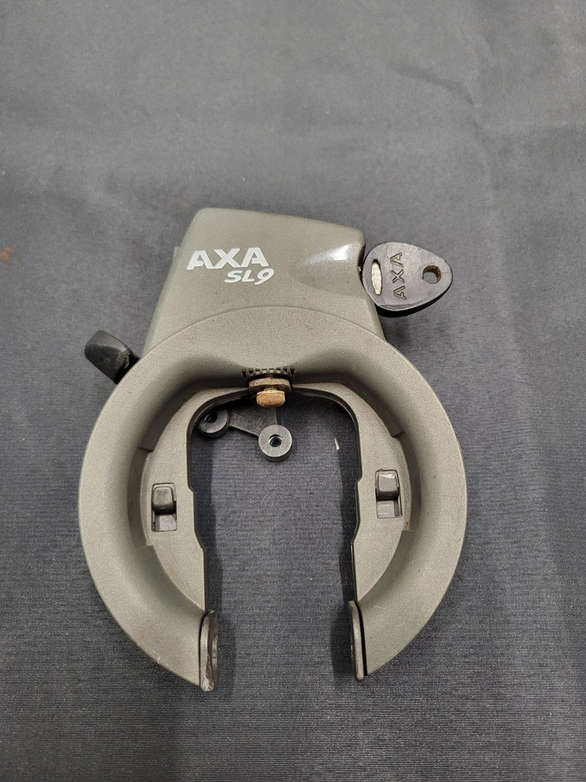 AXA SL9 fietsslot met montageplaat, Ophalen of Verzenden, Gebruikt, Ringslot
