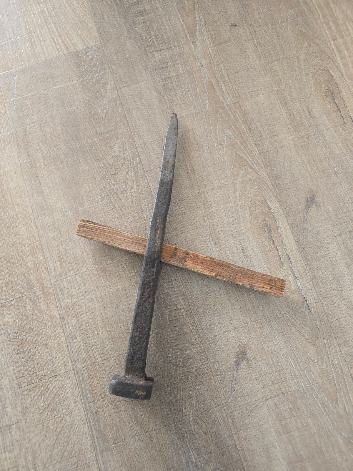 33 cm lange antieke ijzeren nagel / spijker/ haarspit ijzer, Ophalen of Verzenden