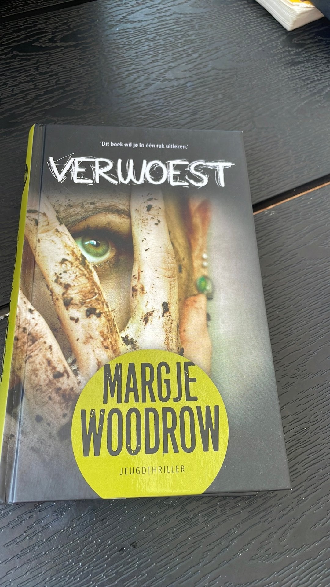 Verwoest: boek van Margje Woodrow, Ophalen of Verzenden, Zo goed als nieuw