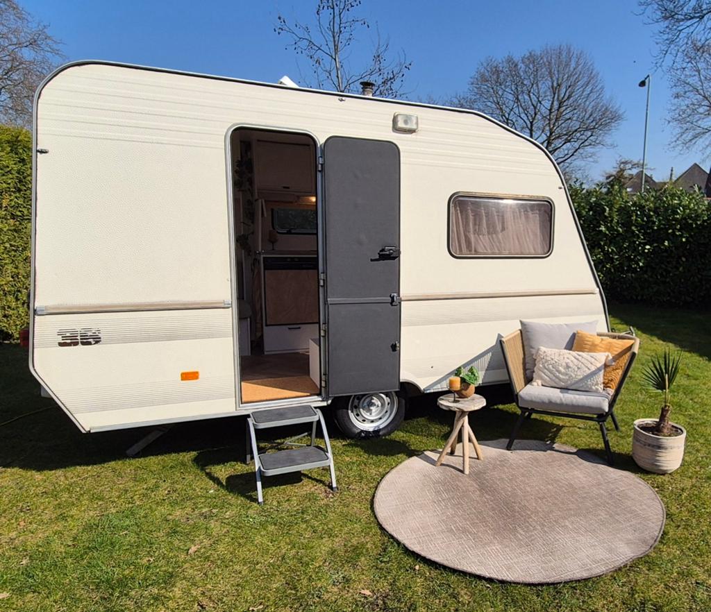 Gepimpte Home-car caravan, Caravans en Kamperen, Caravans, Particulier, 500 - 750 kg, Luifel