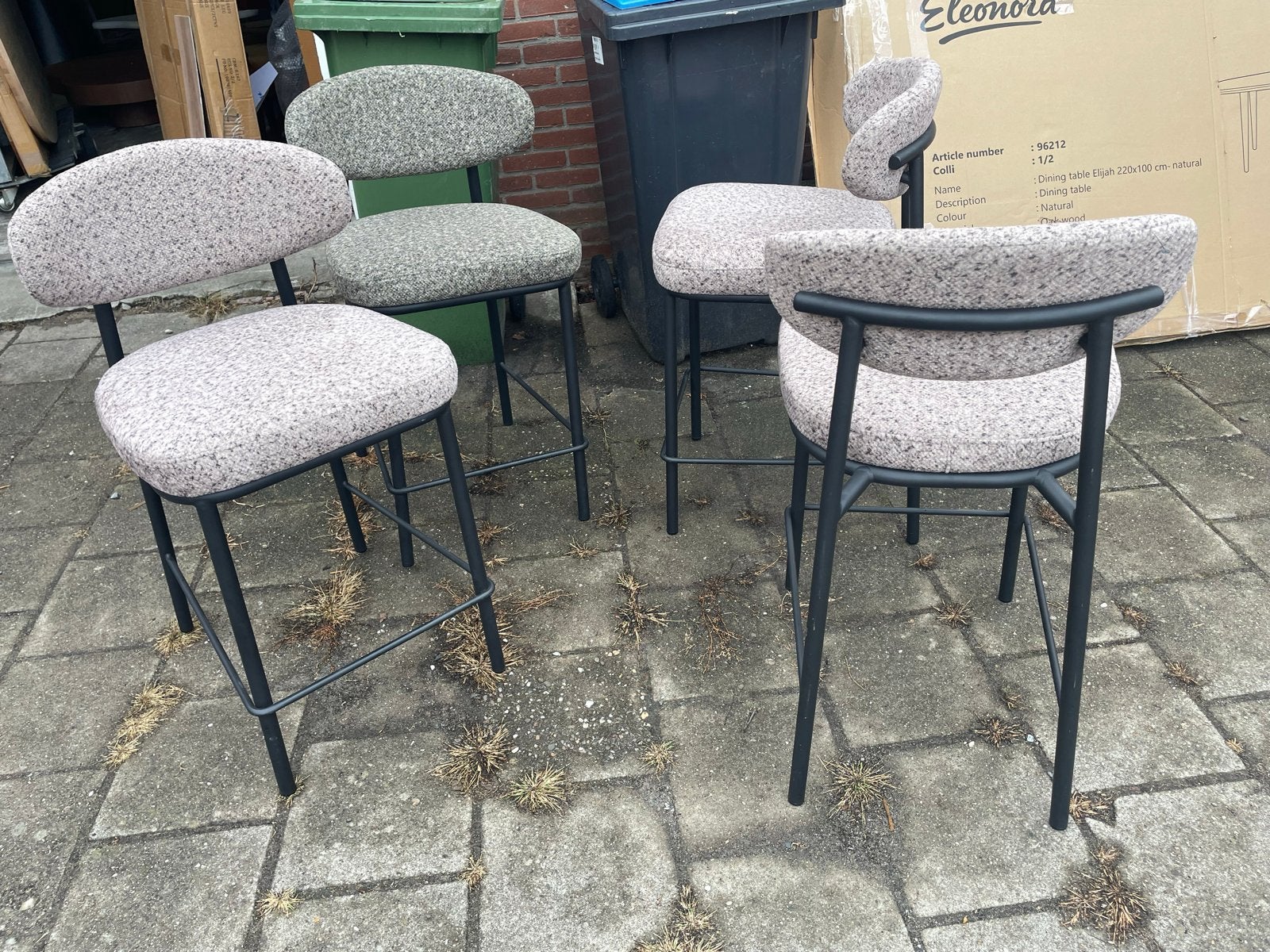 4 barkrukken showroom modellen - 3 beige, 1 groen, Ophalen, Met voetsteun, 60 tot 90 cm, Nieuw