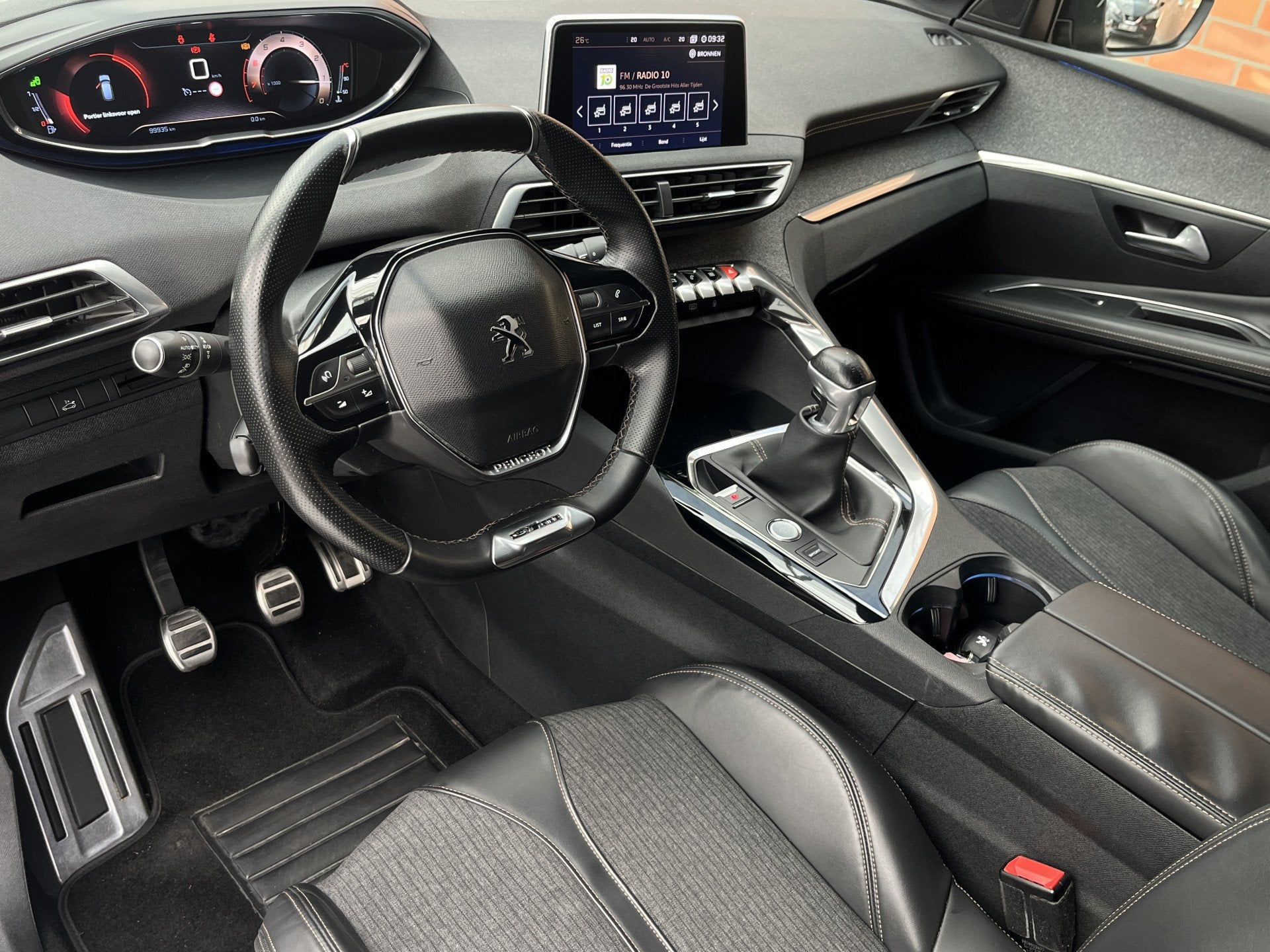 Peugeot 3008 PureTech 130 GT Line | Elektrische achterklep |, 12 maanden, Gebruikt, 1199 cc, Leder en Stof