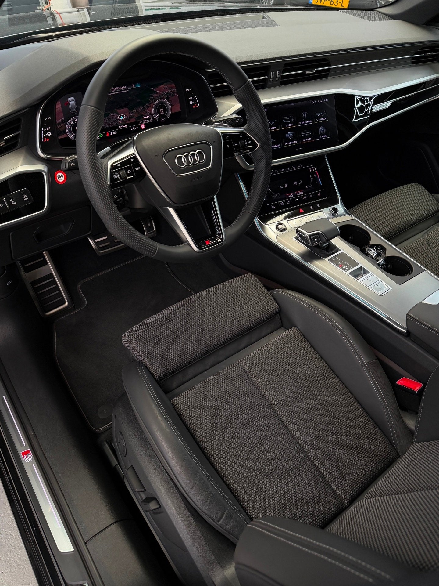 Audi A6 Avant 50 TFSI E Quattro 3x S-Line Competition, Auto's, Automaat, 77 km/l, Gebruikt, Zwart