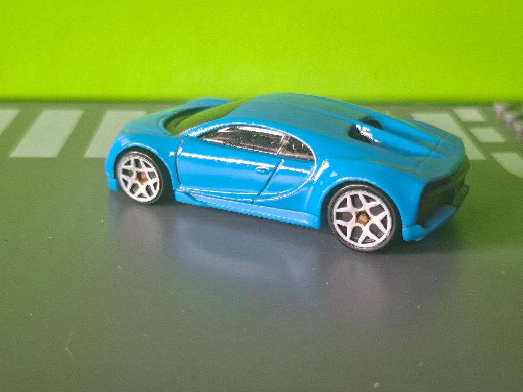 Hotwheels - 2016 Bugatti Chiron [blauw] 1/60, Ophalen of Verzenden, Gebruikt, Auto