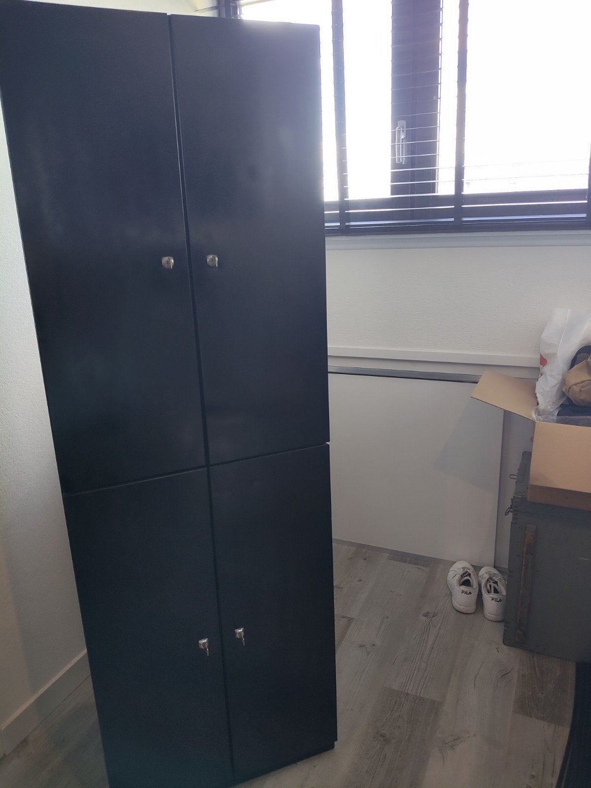 Zwarte metalen locker met 4 compartimenten 180x60, Ophalen of Verzenden, Gebruikt, Industrieel, Modern, Functioneel