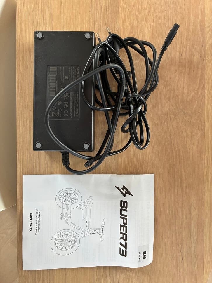 Originele Super73 E-bike Lader - 54.6V 2.0A, Ophalen of Verzenden, Zo goed als nieuw