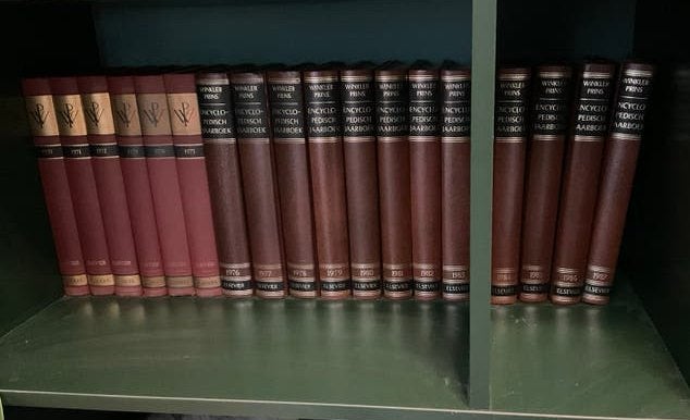 Winkler Prins jaarboek 1970-1987, Boeken, Encyclopedieën, Ophalen, Gelezen, Algemeen, Complete serie
