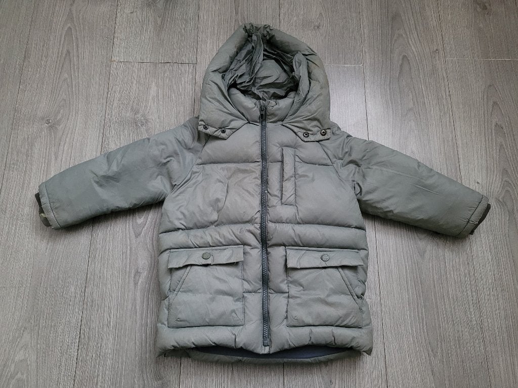 ZARA groen winterjas met capuchon maat 110 ~ IM3006, Kinderen en Baby's, Kinderkleding | Maat 110, Gebruikt, Ophalen of Verzenden