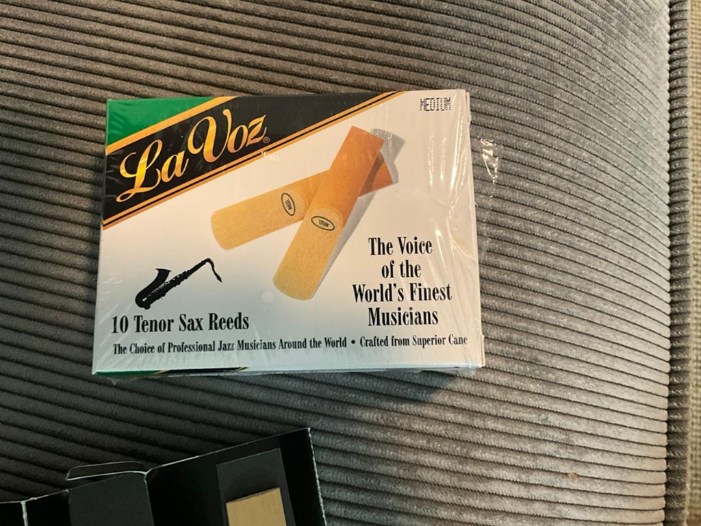 Gezocht La Voz rietjes- tenorsaxofoon-medium., Muziek en Instrumenten, Blaasinstrumenten | Saxofoons, Ophalen of Verzenden, Tenor