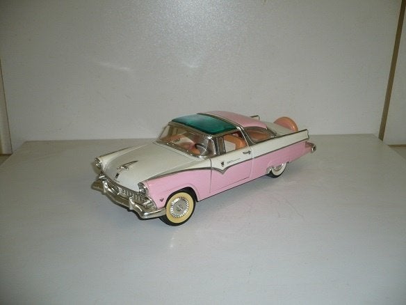 Ford Fairlane Crown Victoria 1955   1:18, Hobby en Vrije tijd, Modelauto's | 1:18, Ophalen of Verzenden, Nieuw, Overige merken