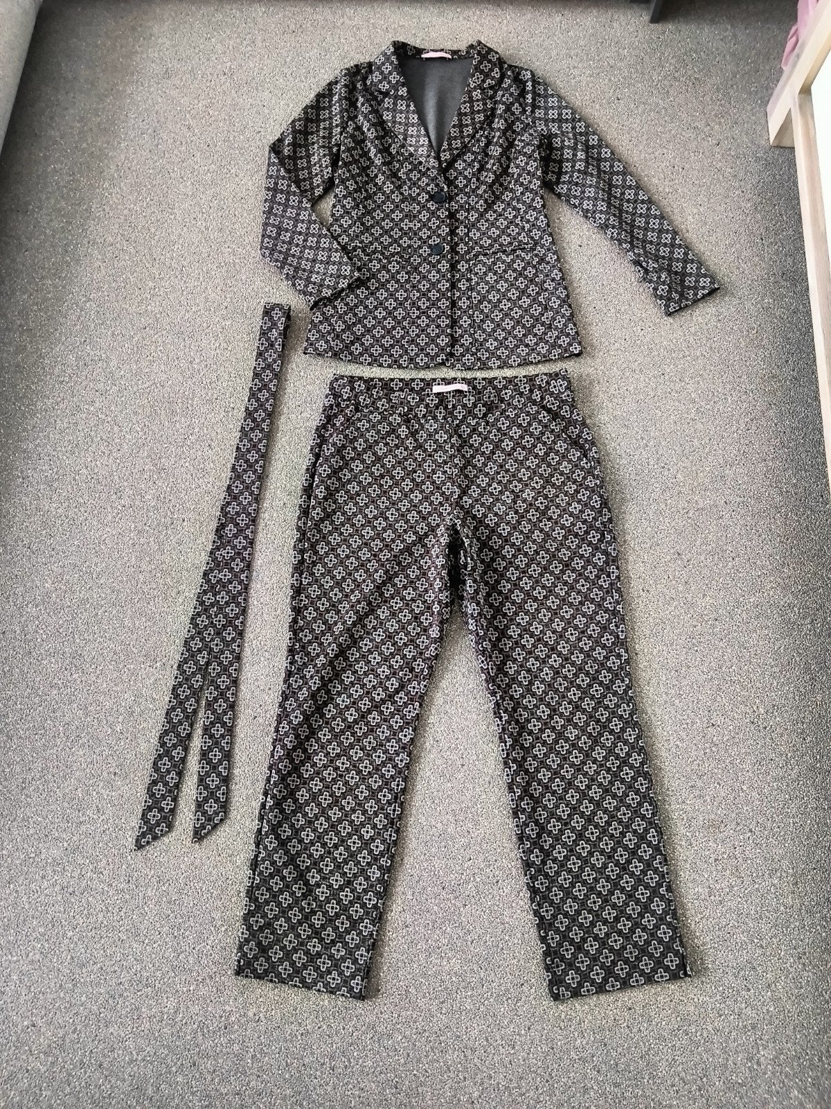 Studio Anneloes Tweedelig Pak retro patroon- Maat XL, Verzenden, Zo goed als nieuw, Maat 46/48 (XL) of groter, Zwart