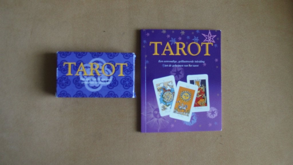 Tarot - 78 kaarten met boekje (uitleg), Boeken, Esoterie en Spiritualiteit, Ophalen of Verzenden, Zo goed als nieuw, Tarot of Kaarten leggen