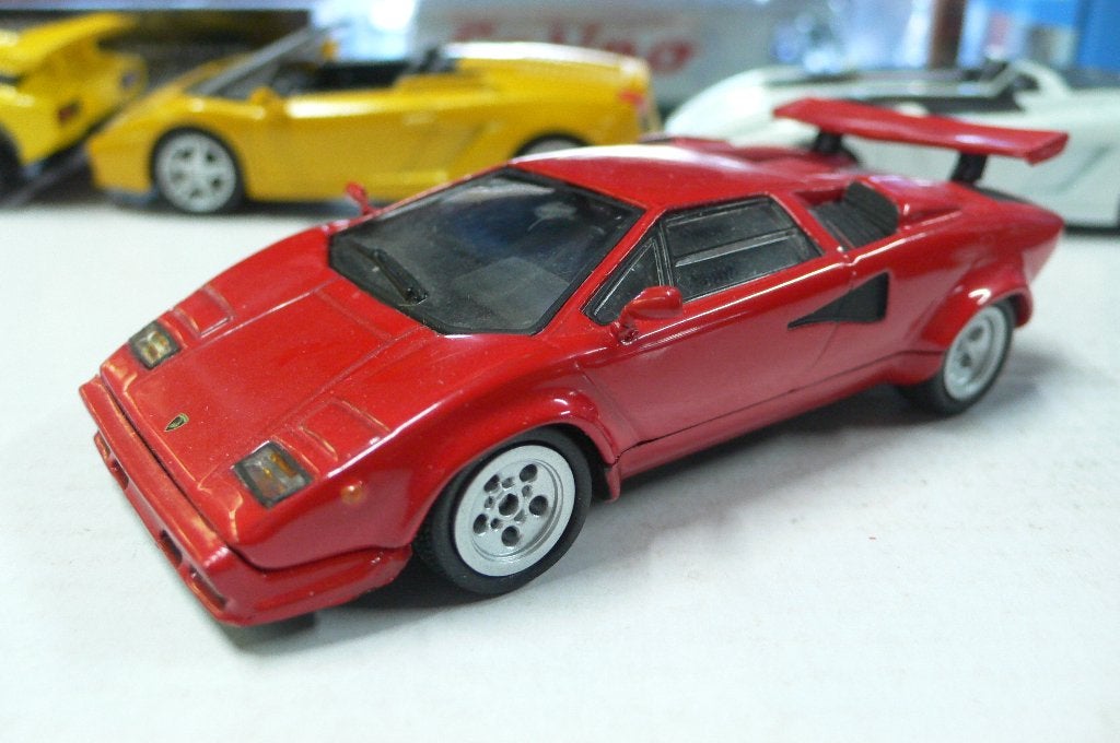 lamborghini countach - universal hobbies - 1/43, Hobby en Vrije tijd, Verzenden, Nieuw, Auto, Overige merken