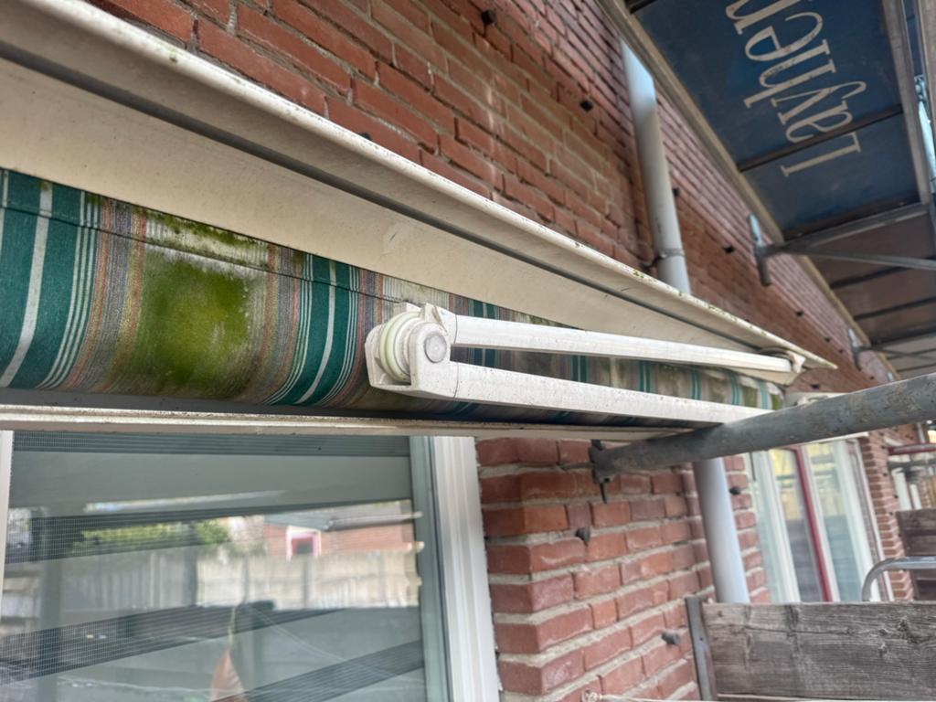 Elektrisch zonnescherm 550x300 cm - doek reparatie nodig, Ophalen, Gebruikt, 450 cm of meer, Elektrisch