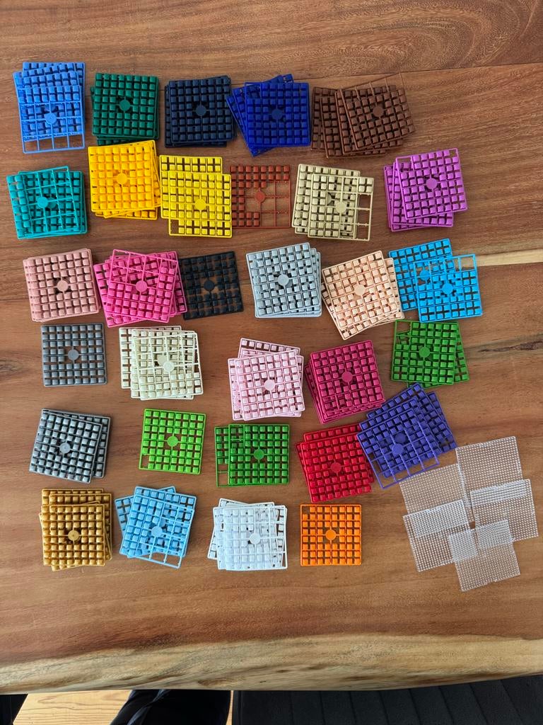 Meer dan 80 nieuwe Pixel XL matjes - Diverse kleuren, Nieuw, Meerkleurig, Ophalen of Verzenden, Knutselmateriaal