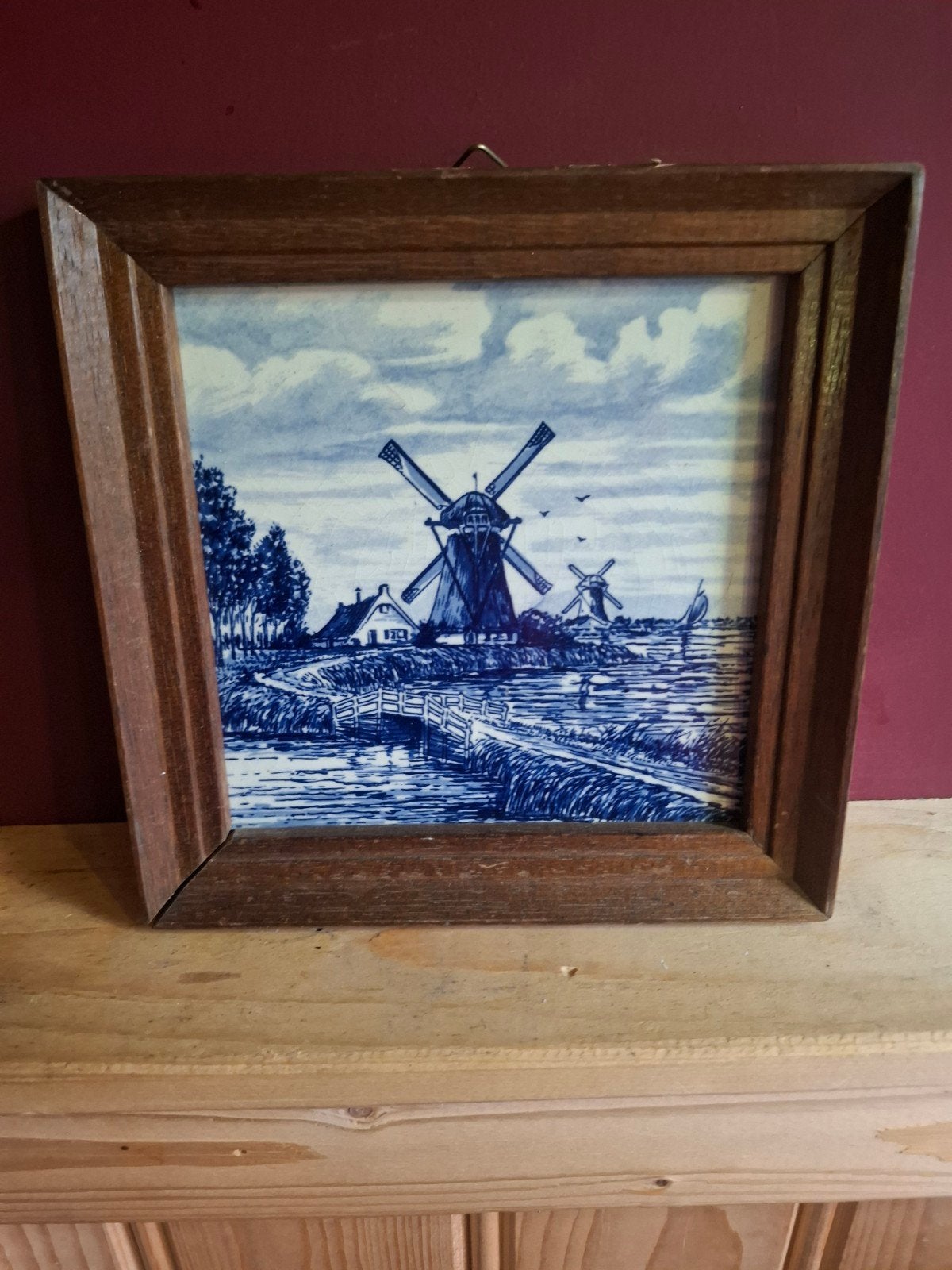 Delfts blauw tegeltje met molens in houten lijst, Antiek en Kunst, Ophalen of Verzenden