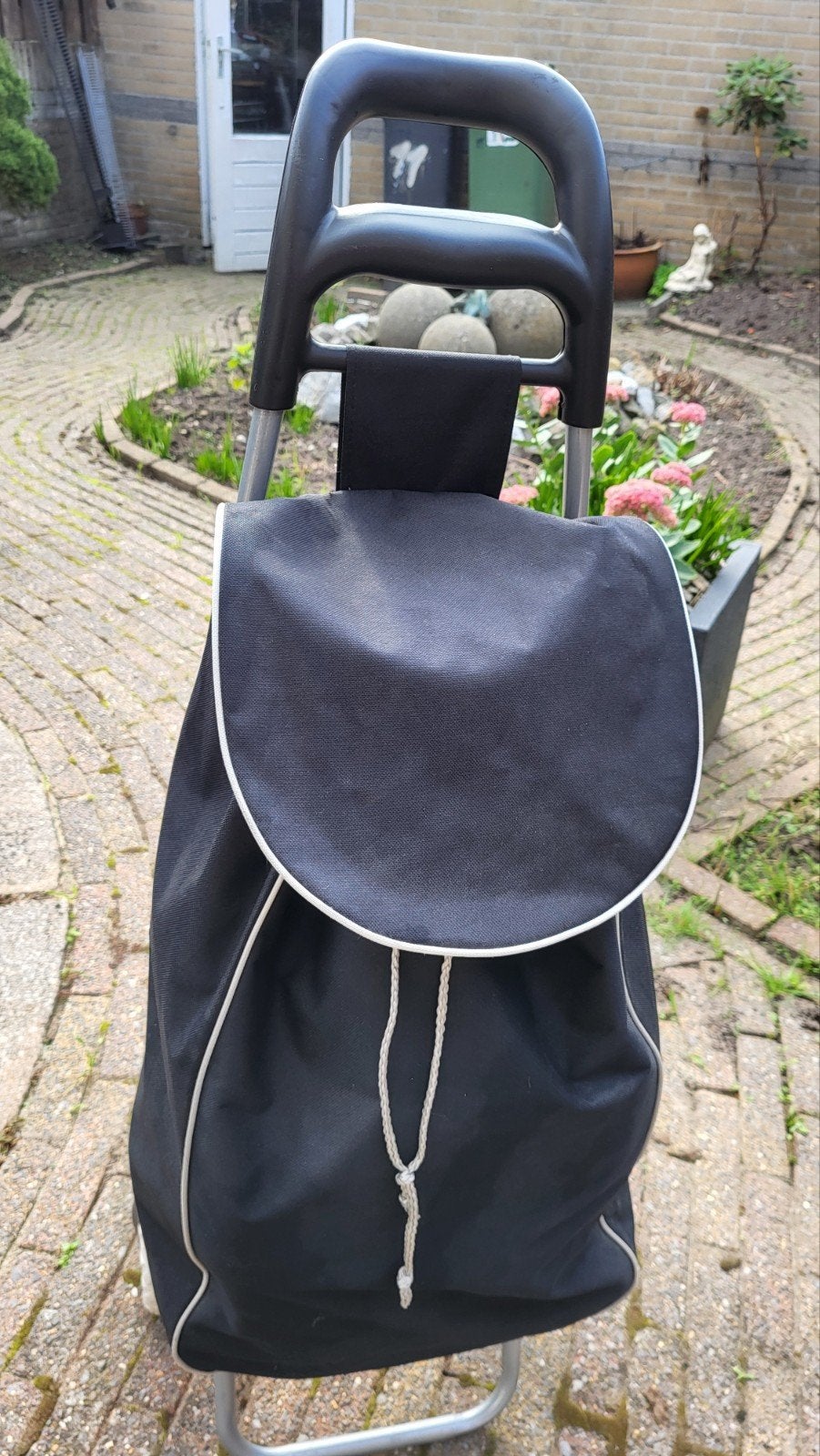 Boodschappenwagentje zwart met ritsvak - Schoon - €15, 30 cm of meer, Zwart, Zo goed als nieuw, Wieltjes