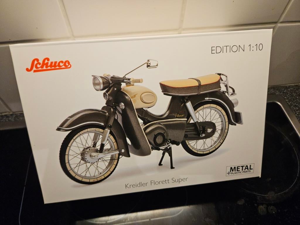Kreidler Florett Super eitank Schuco 1:10 Mieuw in doos, Fietsen en Brommers, Ophalen of Verzenden, Nieuw