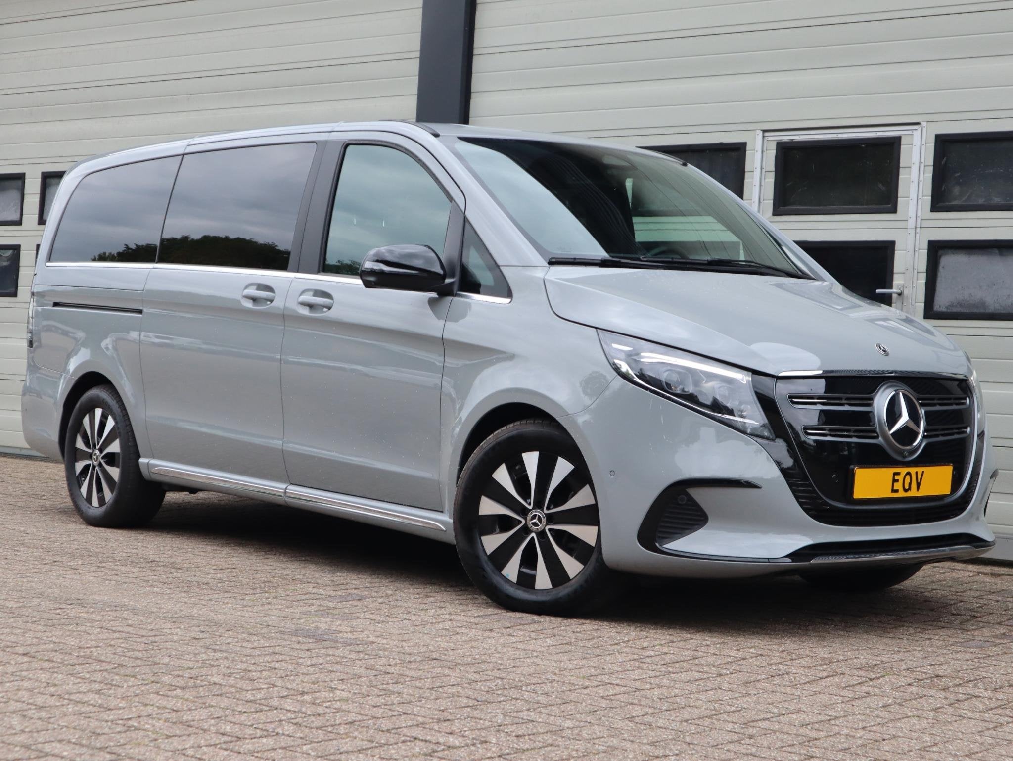 Mercedes-Benz EQV 300 90 kWh L2 - 8 Pers. - Elc.Schuif - AMG, Stof, Gebruikt, Overige carrosserieën, 365 km