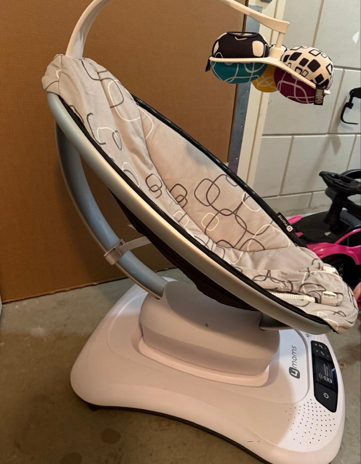 4moms mamaRoo 4.0 Wipstoel - Zo goed als nieuw, Overige merken, Wipstoel, Ophalen of Verzenden, Met gordel(s) of riempje(s)