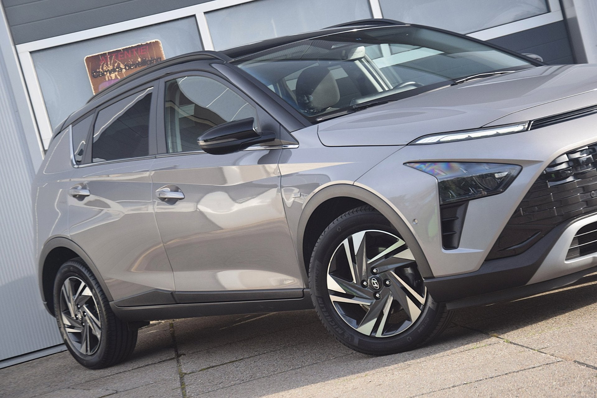 Hyundai Bayon 1.0 T-GDI Premium Sky SCHUIFKANTELDAK/STOELVER, Auto's, Dealer onderhouden, Gebruikt, 100 pk, Bedrijf