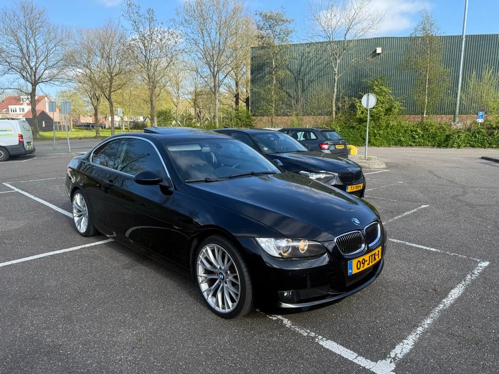 BMW 3-Serie 2.5 I 325 Coupe AUT 2007 Zwart, Automaat, 745 kg, Achterwielaandrijving, Zwart
