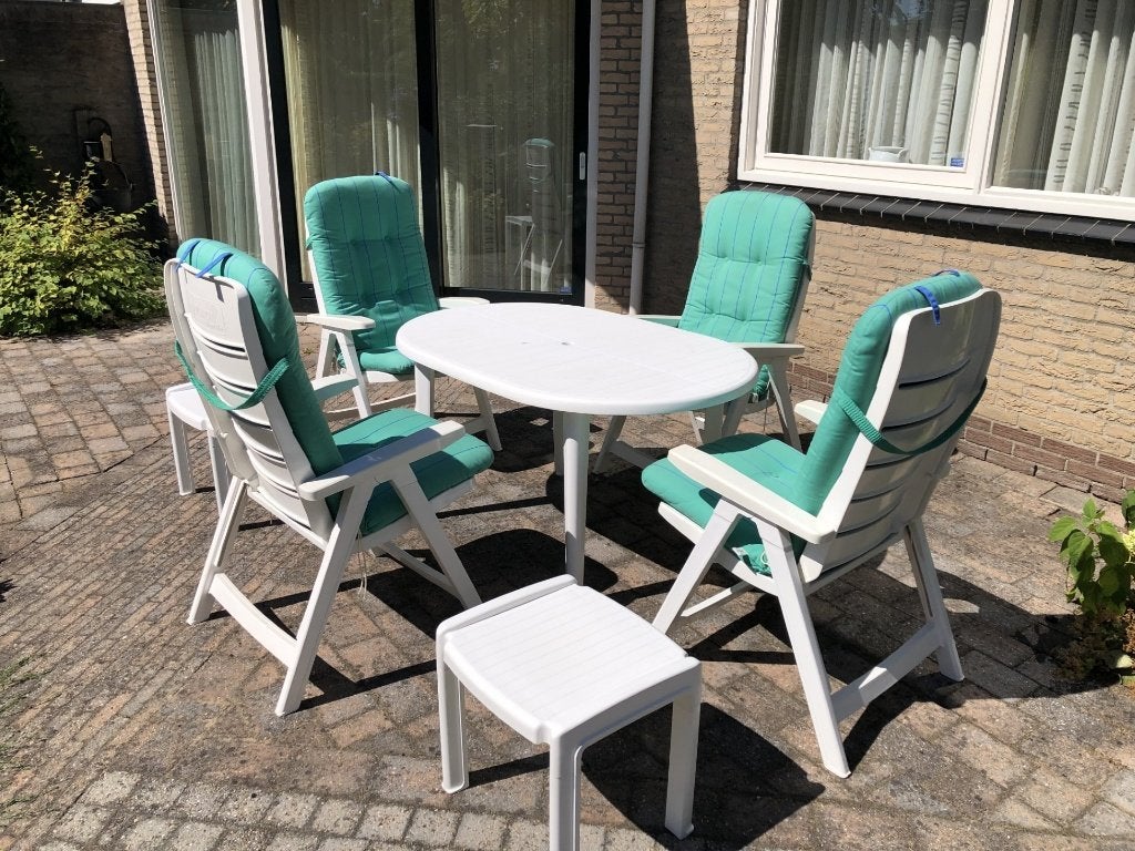 Hartman Royal Club 4 stoelen + kussens + tafel + 2 bankjes, Ophalen, 4 zitplaatsen, Kunststof, Zo goed als nieuw