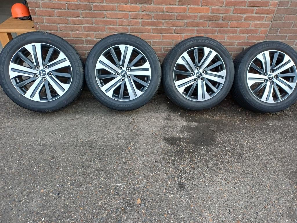 18” Mitsubishi Outlander/ASX/Eclipse Cross Velgen + Banden, Auto-onderdelen, Banden en Velgen, Ophalen, 18 inch, Gebruikt, Banden en Velgen